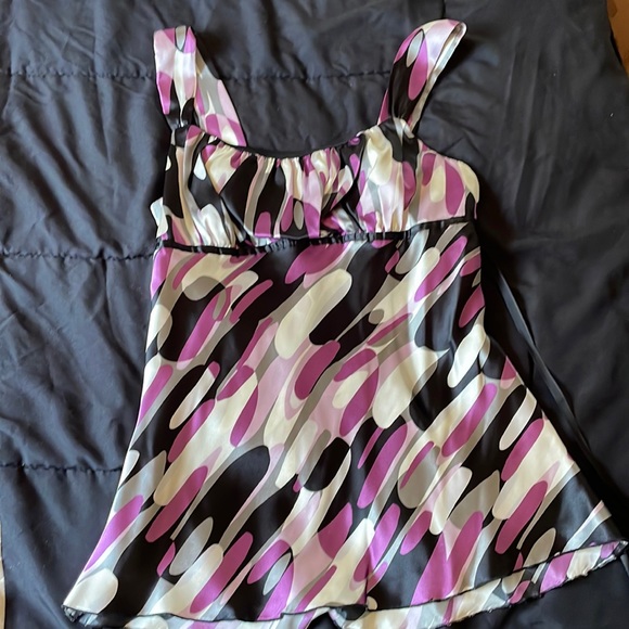 Cute sleeveless top - Picture 1 of 5